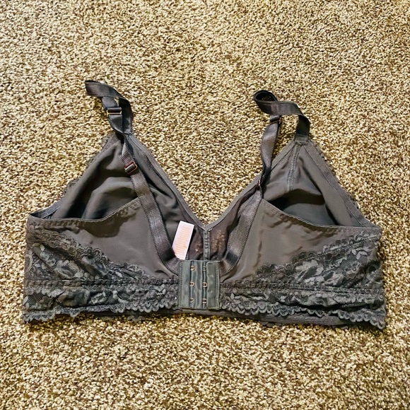 EUC Savage X Fenty Gray Floral Lace Logo Unlined Bralette - Picture 3 of 16